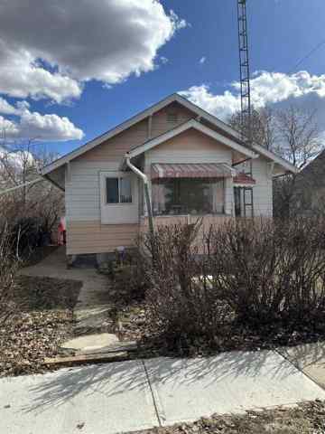 NONE real estate 107 4 Avenue E in NONE Hanna