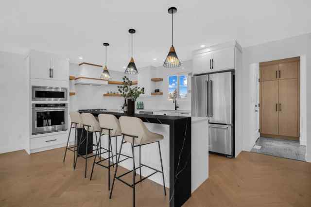 Lakeview real estate 3623 Logan Crescent SW in Lakeview Calgary