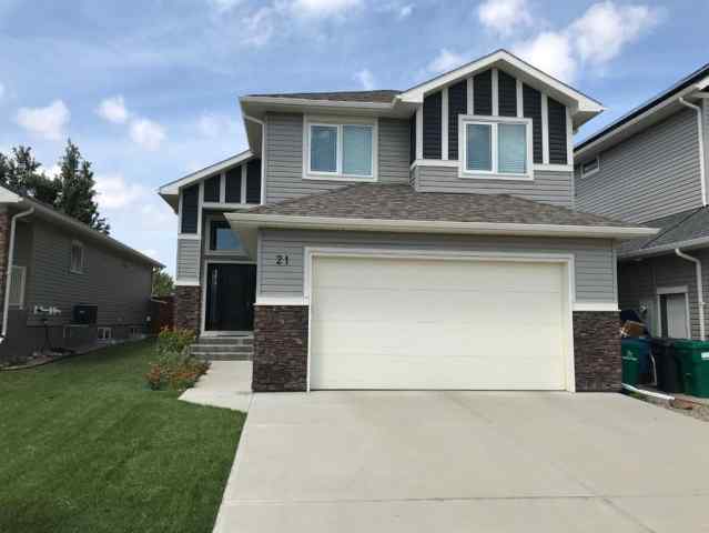 Riverstone real estate 21 Riverford Close W in Riverstone Lethbridge