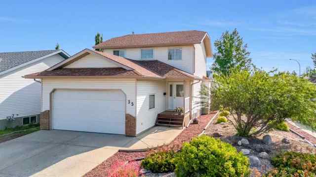 Lancaster Meadows real estate 35 Logan Close  in Lancaster Meadows Red Deer