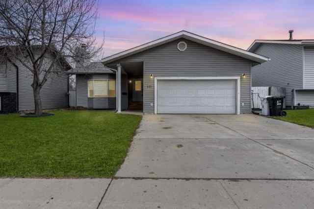 Thickwood real estate 121 Cowley Bay  in Thickwood Fort McMurray
