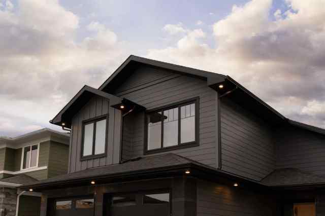 Riverstone real estate 541 Riverhills Way W in Riverstone Lethbridge