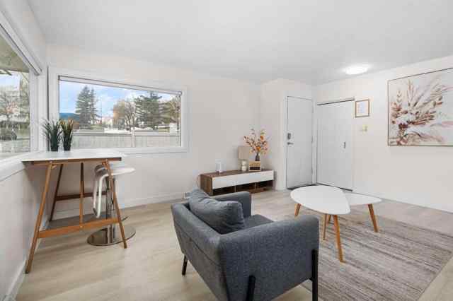 North Haven real estate 4504 14 Street NW in North Haven Calgary