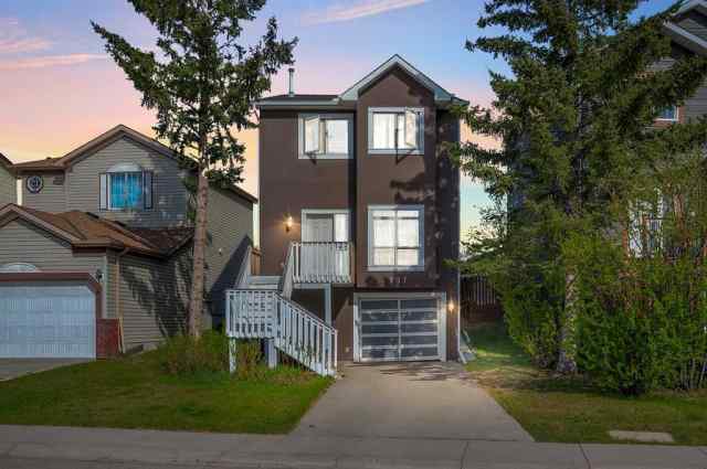 Martindale real estate 137 Martinpark Way NE in Martindale Calgary