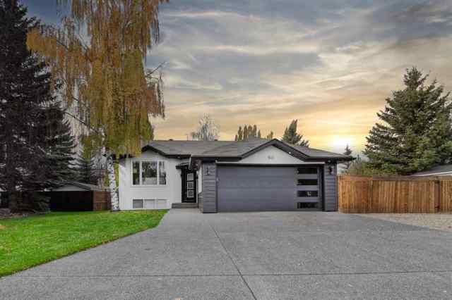 West Creek real estate 941 west chestermere Drive  in West Creek Chestermere