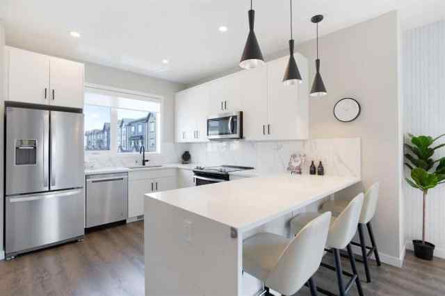 Belmont real estate 896 Belmont Drive SW in Belmont Calgary