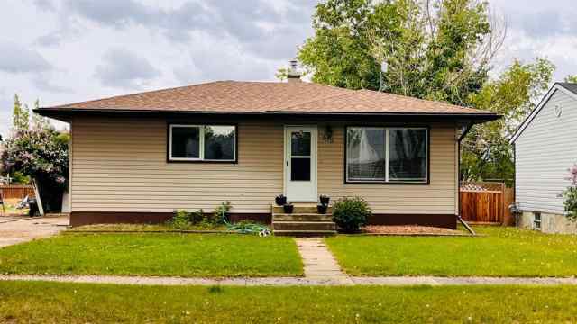 NONE real estate 330 3rd Avenue E in NONE Bow Island