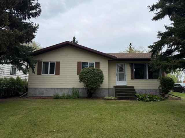 Viking real estate 5039 52 Avenue  in Viking Viking