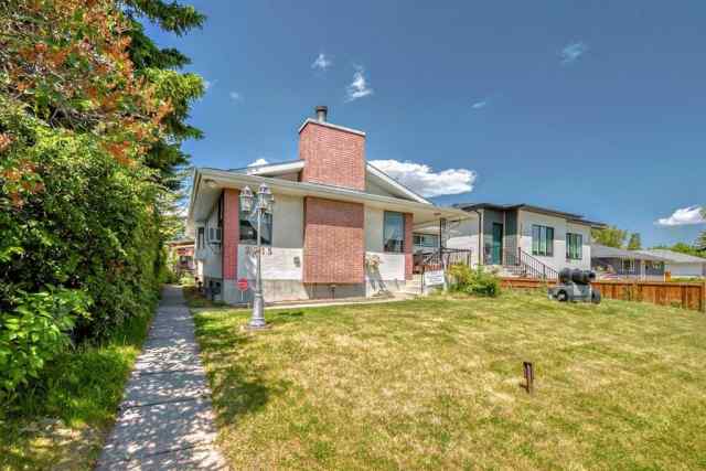 Glendale real estate 2715 40 Street SW in Glendale Calgary