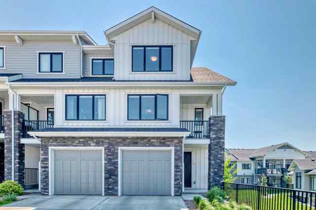 Crestmont real estate 932 Crestridge Common SW in Crestmont Calgary