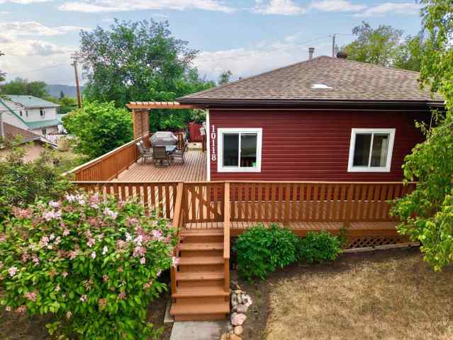 South End real estate 10118 107 Avenue  in South End Peace River