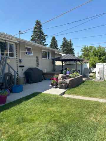 Varsity real estate 4924 40 Avenue NW in Varsity Calgary
