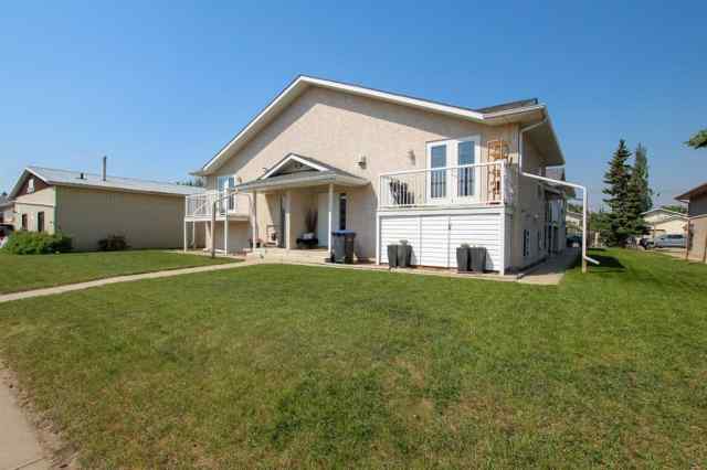 Palo real estate 1, 4622 44 Street  in Palo Sylvan Lake