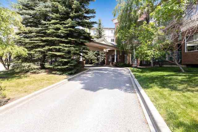 Lincoln Park real estate 310, 200 Lincoln Way SW in Lincoln Park Calgary