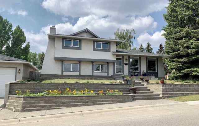Dalhousie real estate 471 Dalmeny Hill NW in Dalhousie Calgary