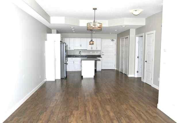 Meadowbrook real estate 306, 499 Meadow Lake Court E in Meadowbrook Brooks