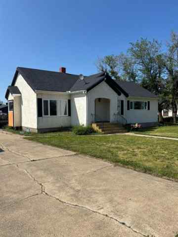 Killam real estate 5615 49 Avenue  in Killam Killam