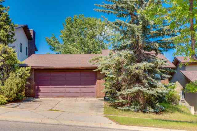 Edgemont real estate 300 Edgehill Drive NW in Edgemont Calgary