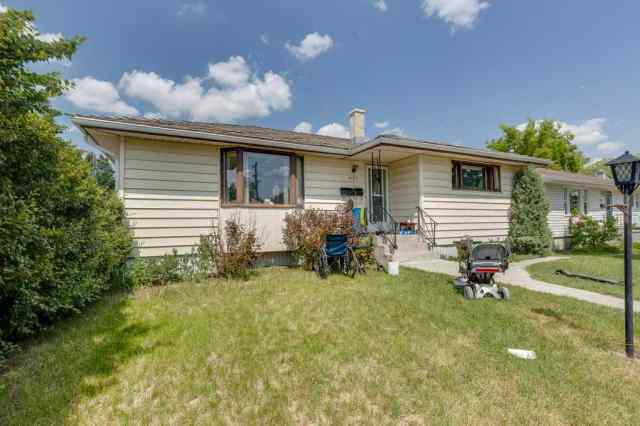 Grandview real estate 4122 39 Street  in Grandview Red Deer