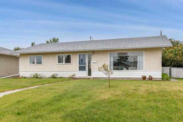 West Park real estate 5910 West Park Crescent  in West Park Red Deer