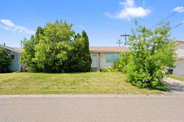Lakewood real estate 40 Lake Bevan Drive E in Lakewood Brooks