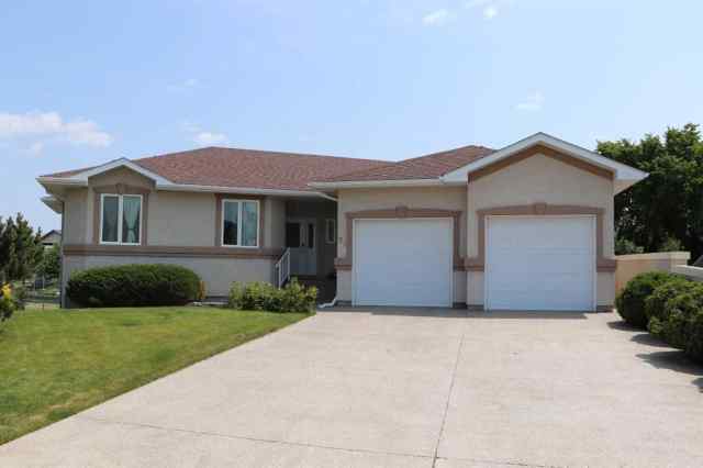 Fairmont real estate 77 Fairmont Park Landing S in Fairmont Lethbridge