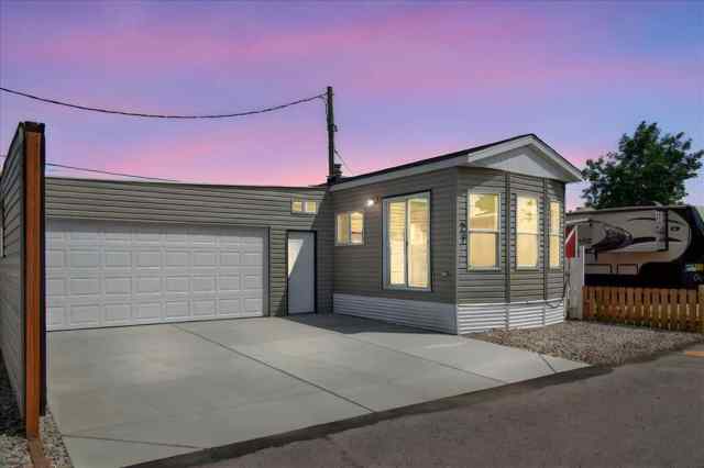 Forest Lawn real estate 27, 2106 50 Street SE in Forest Lawn Calgary