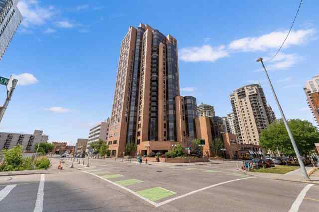 Downtown West End real estate 604, 1100 8 Avenue SW in Downtown West End Calgary