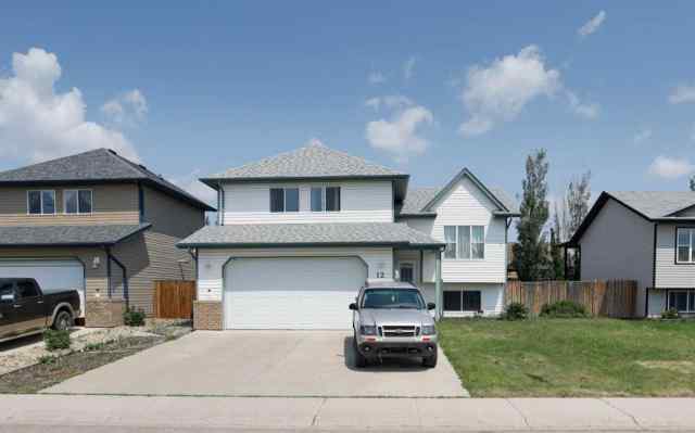 Uplands real estate 12 Upland Place W in Uplands Brooks