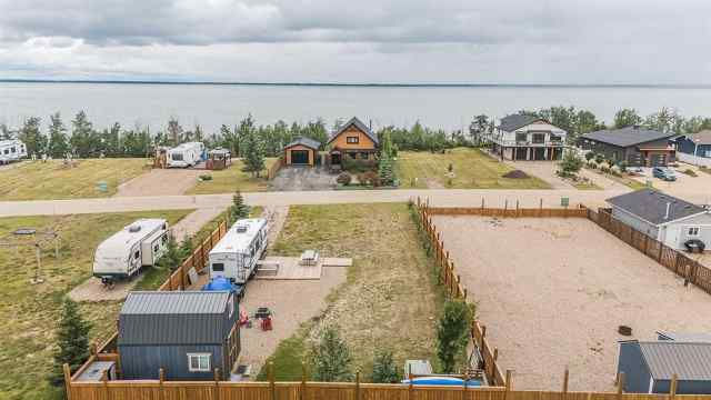 Rochon Sands Heights real estate 13 Marina Crescent  in Rochon Sands Heights Rural Stettler No. 6, County of