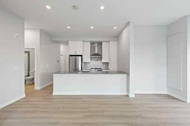Douglasdale/Glen real estate 125, 255 Les Jardins Park SE in Douglasdale/Glen Calgary