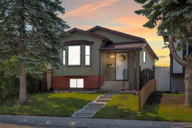 Taradale real estate 73 Taraglen Road NE in Taradale Calgary