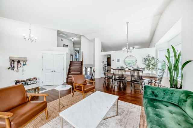 Sundance real estate 60 Sunlake Road SE in Sundance Calgary