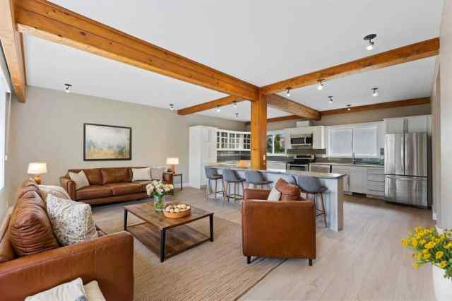Glamorgan real estate 20 Gissing Drive SW in Glamorgan Calgary