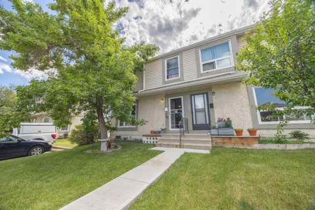 Deer Run real estate 105 Deer Ridge Lane SE in Deer Run Calgary