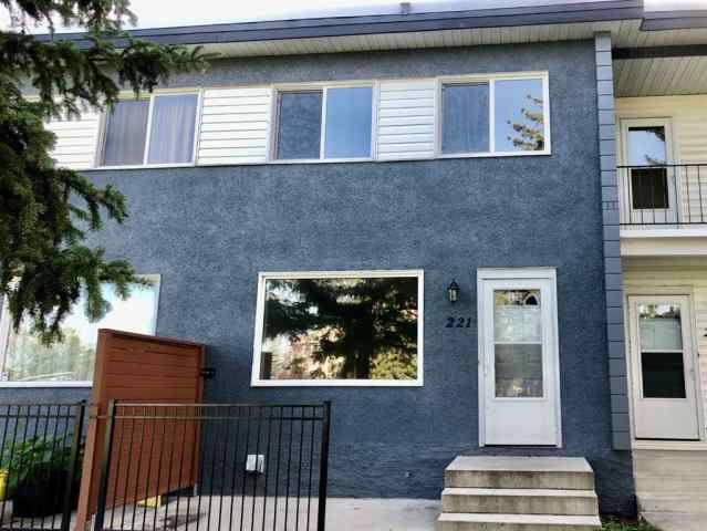 Vista Heights real estate 221, 2211 19 Street NE in Vista Heights Calgary