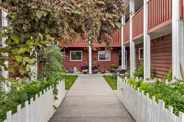 South Canmore real estate 4, 717 7th Street E in South Canmore Canmore