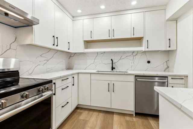 Oakridge real estate 1101, 2520 Palliser Drive SW in Oakridge Calgary