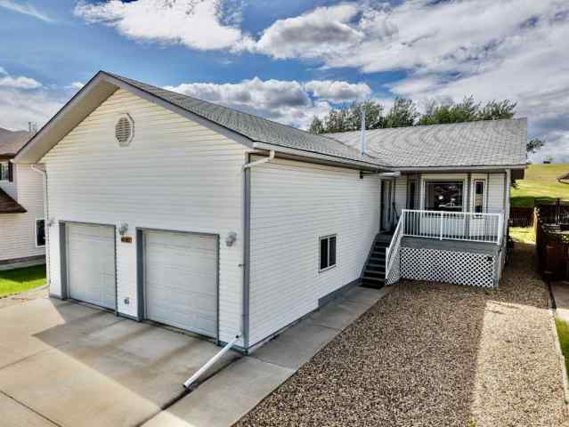 Saddleback Ridge real estate 10302 83 Street  in Saddleback Ridge Peace River