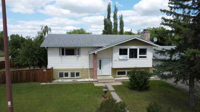 NONE real estate 902 3 Street W in NONE Hanna