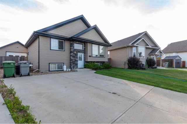 College Park real estate 1304 54 AvenueClose  in College Park Lloydminster
