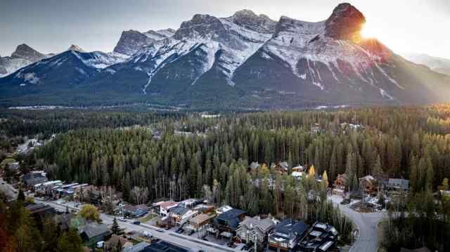 Hospital Hill real estate 269B Three Sisters Drive  in Hospital Hill Canmore