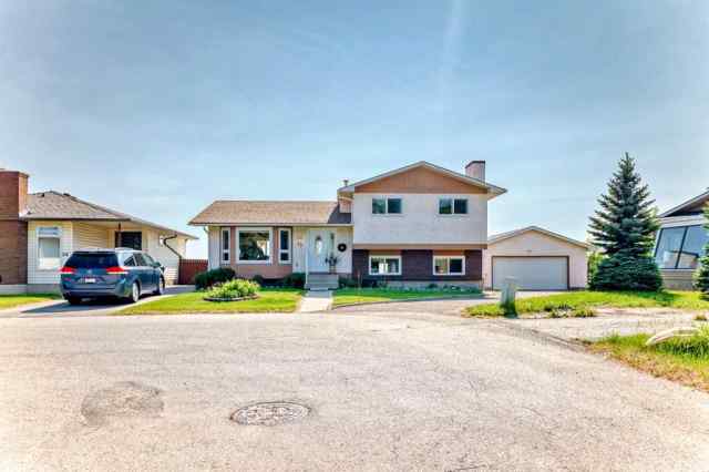 Albert Park/Radisson Heights real estate 32 Radcliffe Bay SE in Albert Park/Radisson Heights Calgary