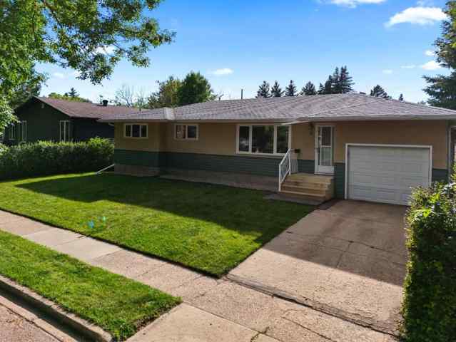 Mount Pleasant real estate 2 Montclare Avenue  in Mount Pleasant Camrose