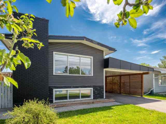 Southwood real estate 11036 7 Street SW in Southwood Calgary
