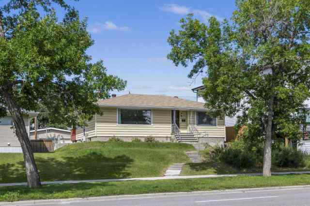 Glendale real estate 2423 37 Street SW in Glendale Calgary