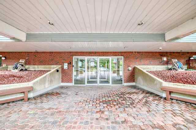 Windsor Park real estate 101, 525 56 Avenue SW in Windsor Park Calgary