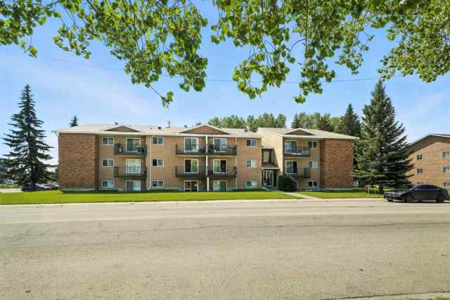 Bower real estate 105, 27 Bennett Street  in Bower Red Deer