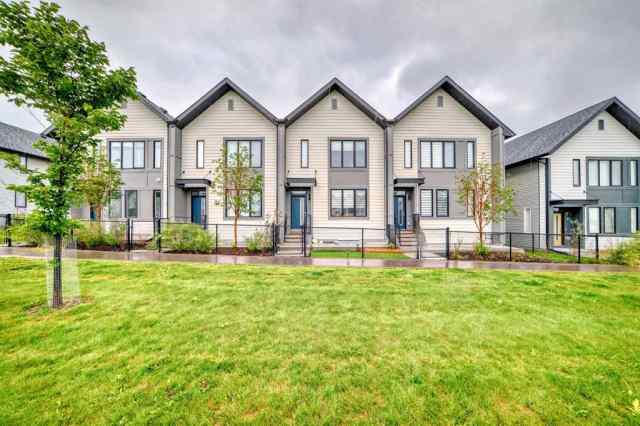 South Point real estate 165 Southpoint Greenway SW in South Point Airdrie