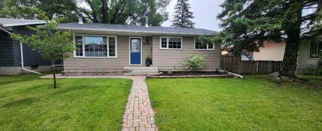 Acadia real estate 8516 Addison Drive SE in Acadia Calgary